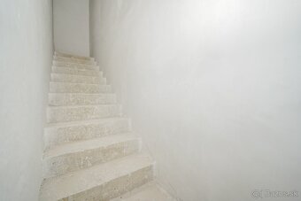 MILOSLAVOV - 4 IZB. RODINNÝ DOM S POZEMKOM 300 M2 - 10