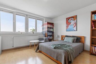 NA PREDAJ : 4 izb. byt 129 m2, rekonštrukcia, garáž, pozemok - 10