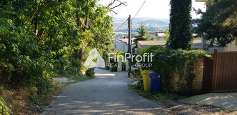 Predám dva stavebné pozemky pod lesom Nitra - Zobor, 1635m2. - 10