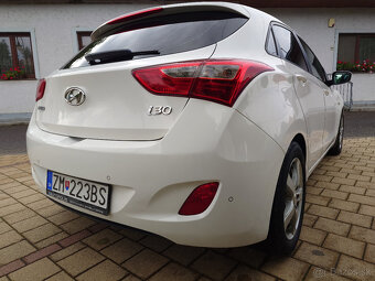 Hyundai i30 1.6 CRDi DOHC 16V Family - 10