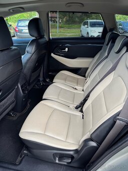 KIA Carens 1.7 CRDI - 10