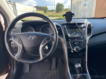 Hyundai i30 CW 1.6CRDi 81kw SK auto - 10