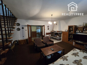 Na predaj: 3izbový rodinný dom s garážou , pozemok 757 m² - - 10