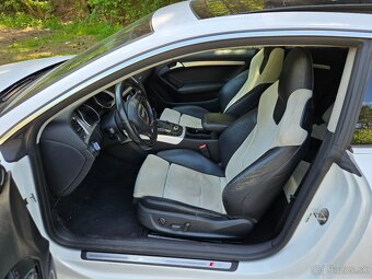 Audi S5 black&white - 10