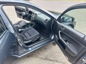 Honda accord 7g Tourer 2006 - 10