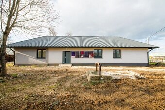 NA PREDAJ – KOMPLETNE ZREKONŠTRUOVANÝ RODINNÝ DOM, LOŽÍN (15 - 10