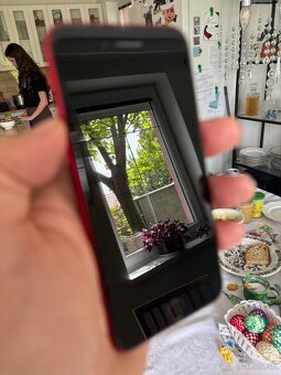 iPhone SE 2020 64 GB – červený (PRODUCT RED) – výborný stav - 10