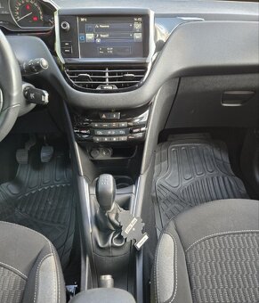 Predám Peugeot 208 1.2l 44000.km - 10