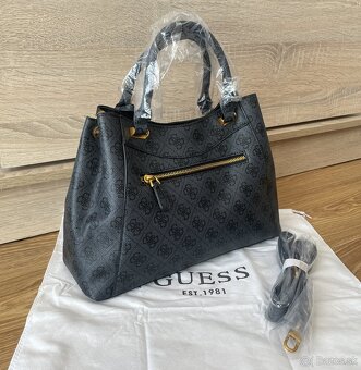 Kabelka Guess Emera 4G logo - 10