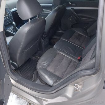 ŠKODA OCTAVIA SCOUT 2.0TDI 4X4 M6 COMBI - 10