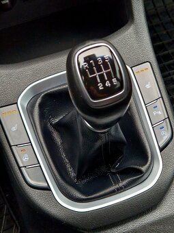 Hyundai i30 1,6 CRDi 85kw 2020, SK auto - 10