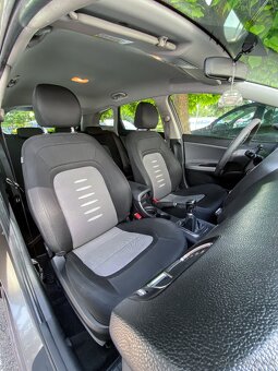 KIA Cee’d SW Combi 1.6 GDi 99kw Manuál - 10