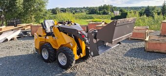 Mininakladac Kruger XKL480Z smykový riadeny nakladac - 10