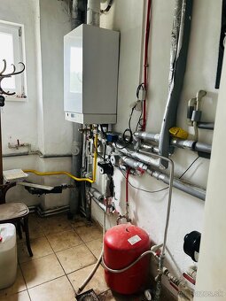 Budovy v priemyselnom areáli NA PREDAJ - 10