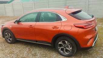 2025 KIA XCEED 1,5 T-Gdi, 103kW, najazdené 3200km - 10