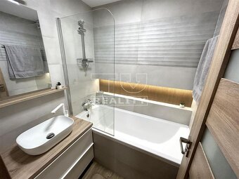 REZERVOVANÉ LUXUSNÝ 2-izbový byt v TOP lokalite BA... - 10