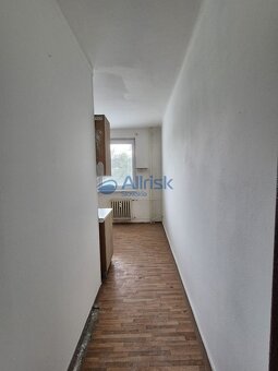 Na predaj 2 izbový byt v centre mesta Šaľa. Pripravený na re - 10