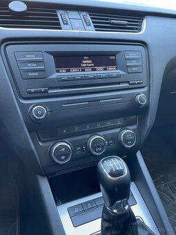 Škoda Octavia Combi 2.0 TDI 110kw - 10