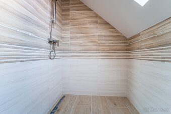 Na predaj 2 izbový mezonet v RD Vajnory BA III - 10