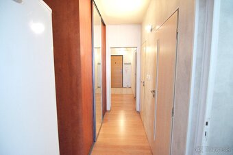 3-izbový byt v obľúbenej lokalite, 75 m2 + loggia - 10