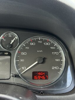 Peugeot 307 1.6 HDi (2006), 66 kW – Spoľahlivé a úsporné aut - 10