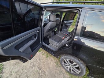 Volkswagen Touran - 10