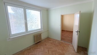 Predám 4 -izbový byt, Levice - 10