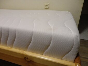 Drevená Posteľ + madrac - jednolôžková - 10