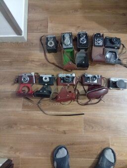 Predám tychto 10 fotoaparátu - 10