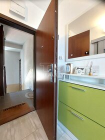 Na predaj zrekonštruovaný 1 izbový byt 37 m2 s lodžiou v... - 10