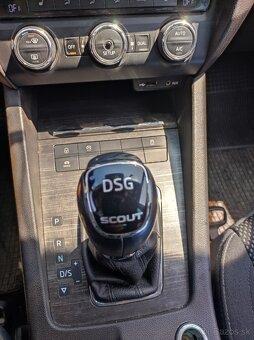 Škoda Octavia scout - 10