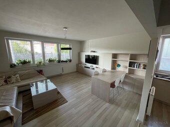 2-izbový zariadený byt s parkovacím miestom - 10
