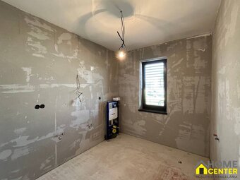 REZERVOVANÁ novostavba - 5 izbový bungalov/ RD/ v Komárne /  - 10