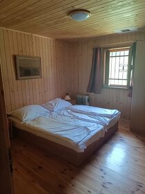 Predám rekreačnú chatu 15 km od Piešťan. - 10