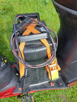 Elektrický skuter z dvoma batériami. - 10