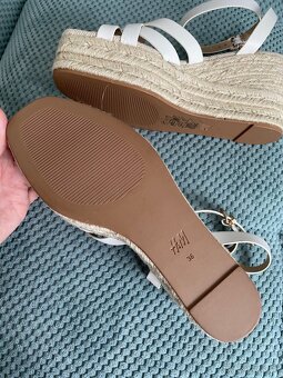 Sandále na platforme zn. H&M - 10