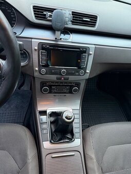 VOLKSWAGEN PASSAT B7 COMBI - 10