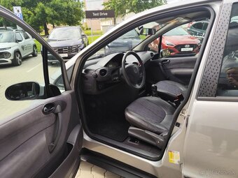 Mercedes-Benz A trieda - 10