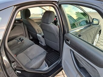 Ford Focus 1.8 TDCI 85 KW Ghia Facelift R.V.2009 - 10