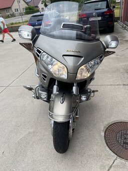 Honda GL 1800 Goldwing - 10