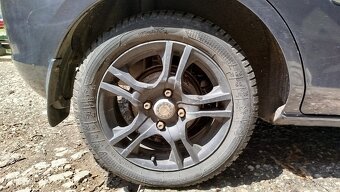 Mazda 2 1.25i, 55kW, rok 4/2006 - 10