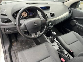 Renault Megane 1.6i - 10
