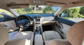 Lexus IS 220D - 10