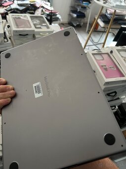 Apple Macbook M2 Max 16” 32gb ram 1TB SSD - 10