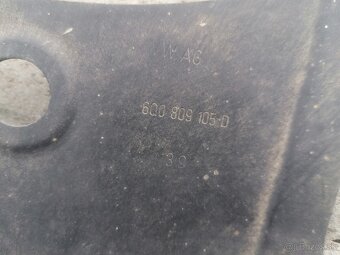 Stĺpik stredový Fabia1, ľavý - 10