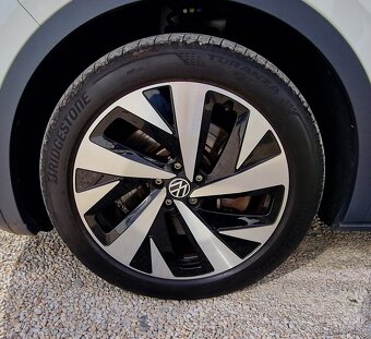 VW ID.4 PERFORMANCE 1ST - 10