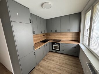 Ponúkame kompletné rekonštrukcie bytov, domov, kúpeľní - 10