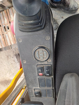 Pásový bager Volvo - 10