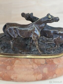 Bronzová socha kone - 10