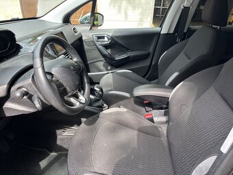 Predám Peugeot 208 2014 1.2 VTi - 10